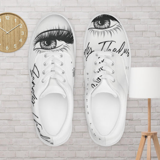 Women’s lace-up canvas shoes